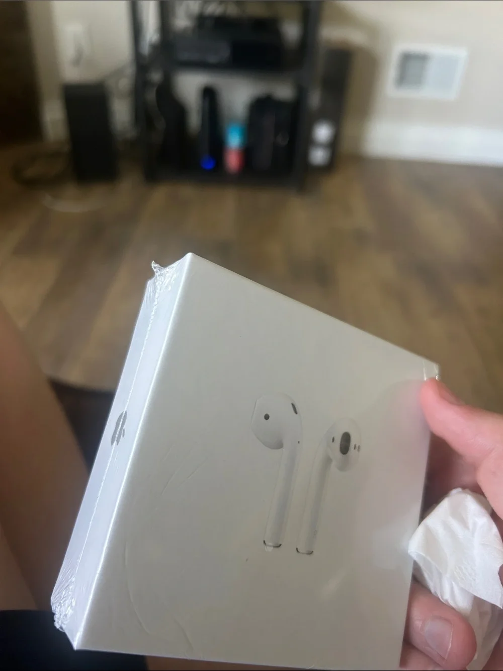 Apple White AirPods with Wireless Charging Case